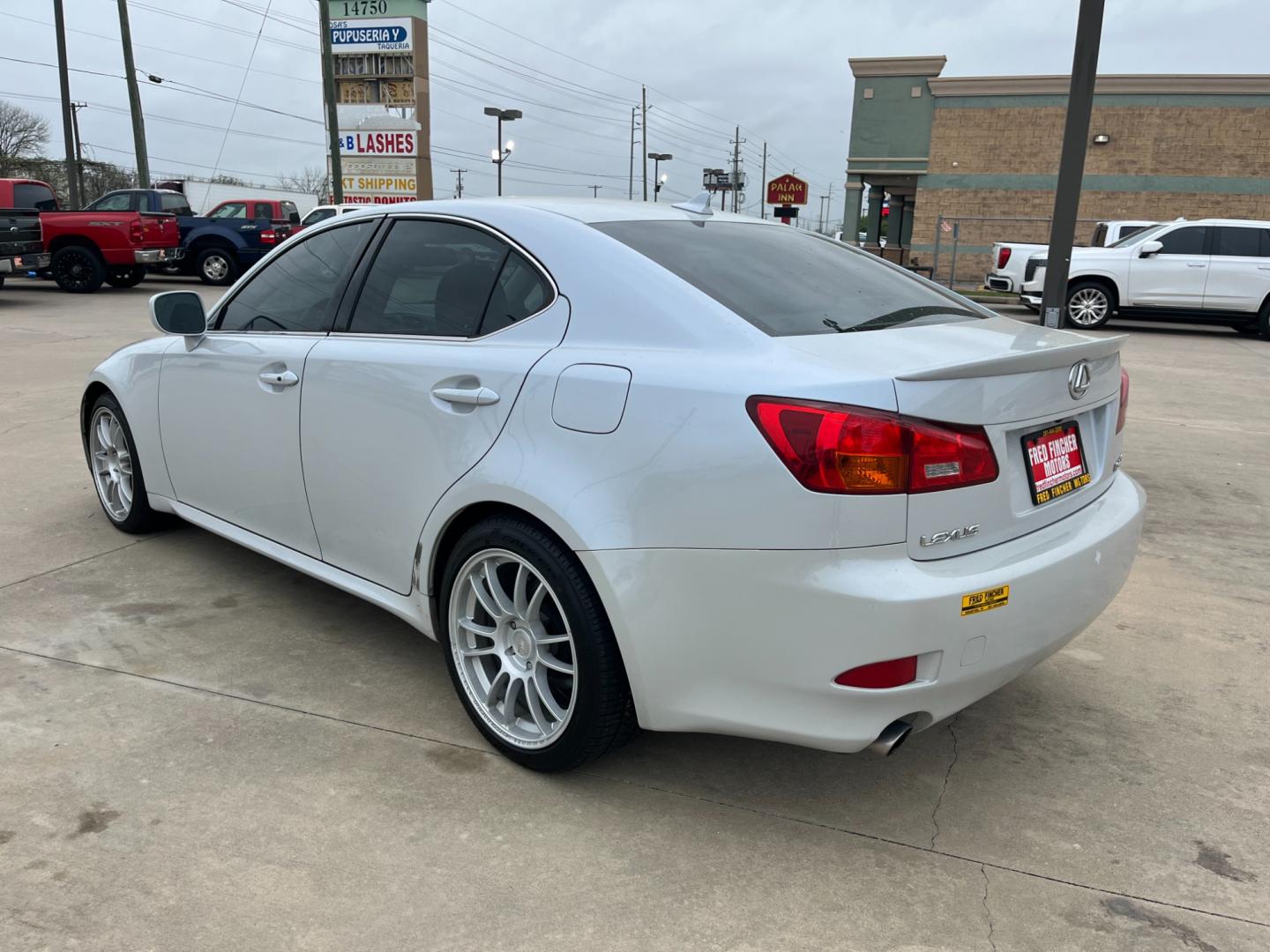 2008 white /TAN Lexus IS IS 250 6-Speed Manual (JTHBK262285) with an 2.5L V6 24V DOHC engine, 6-Speed Manual Overdrive transmission, located at 14700 Tomball Parkway 249, Houston, TX, 77086, (281) 444-2200, 29.928619, -95.504074 - Photo#4